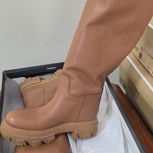 Aqua Tan Heeled Boots
